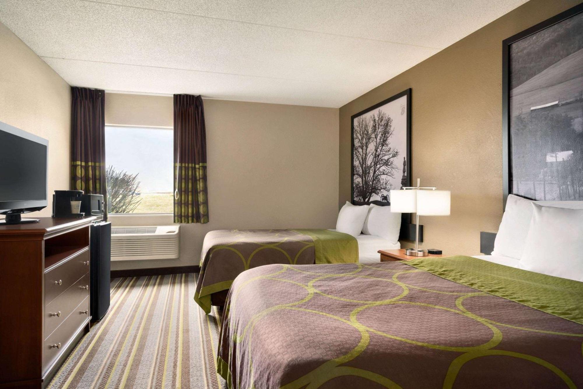 Queen Room with Two Queen Beds - Non-Smoking