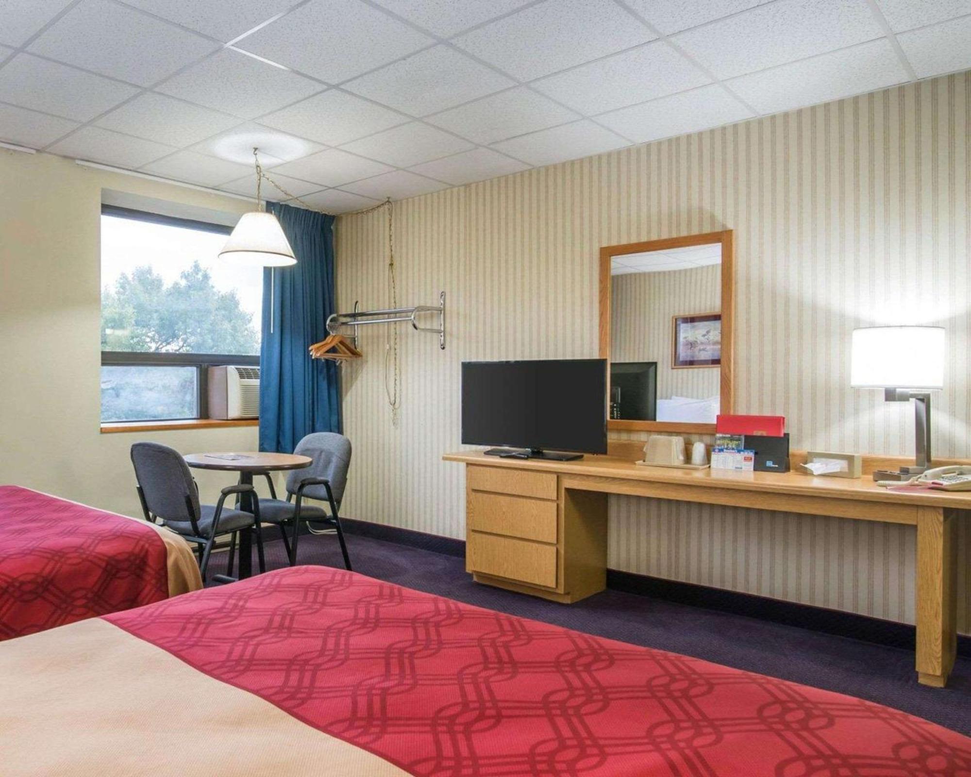 Queen Room with Two Queen Beds - Non-Smoking,1281597394:JPEG