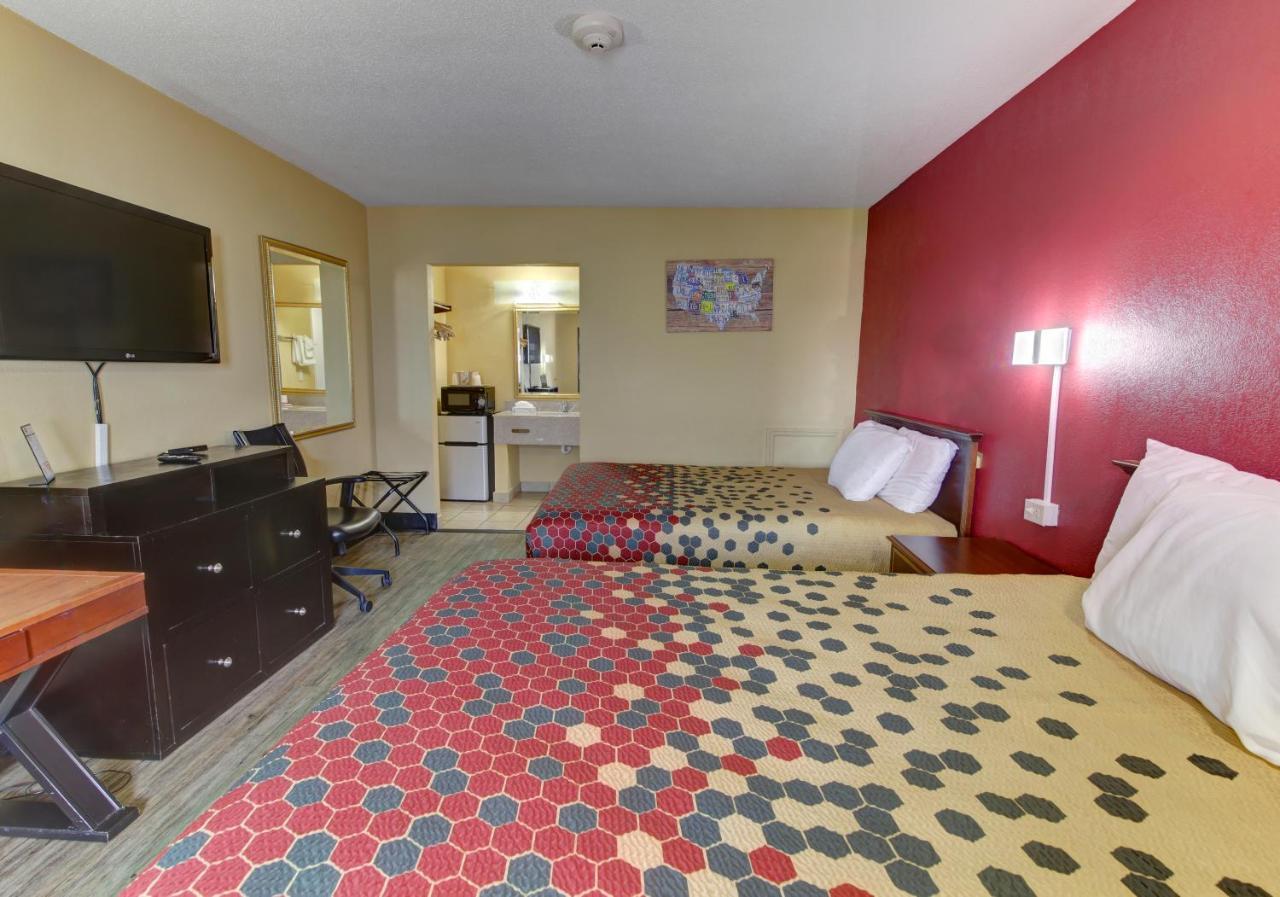 Double Room with Two Double Beds - Accessible/Non-Smoking