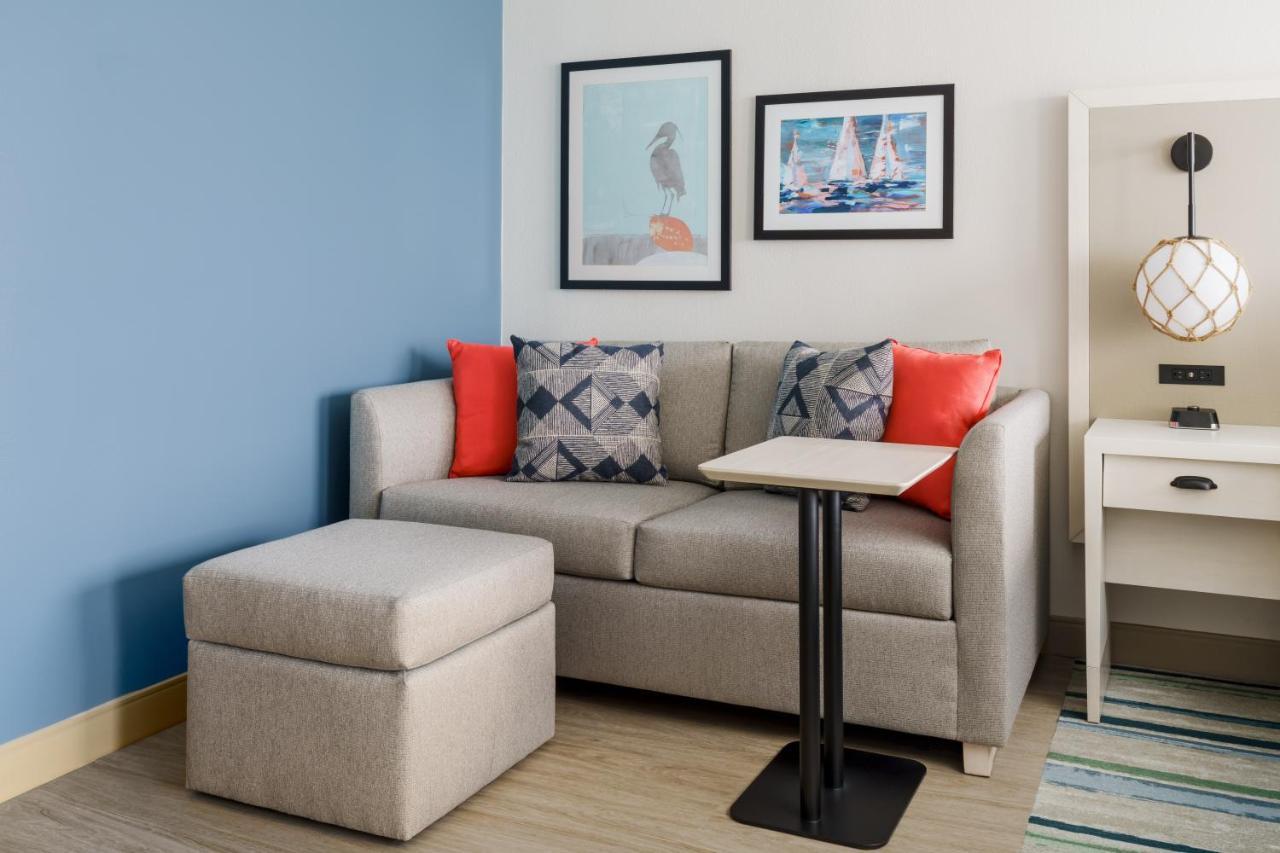 King Room - Oceanfront/Hearing Accessible