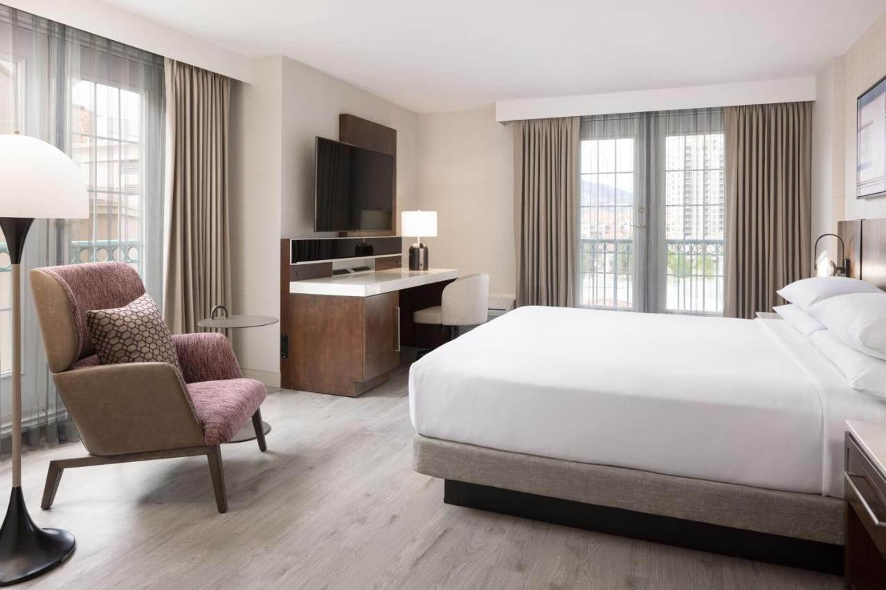 One-Bedroom King Suite with Sofa Bed and Whirlpool