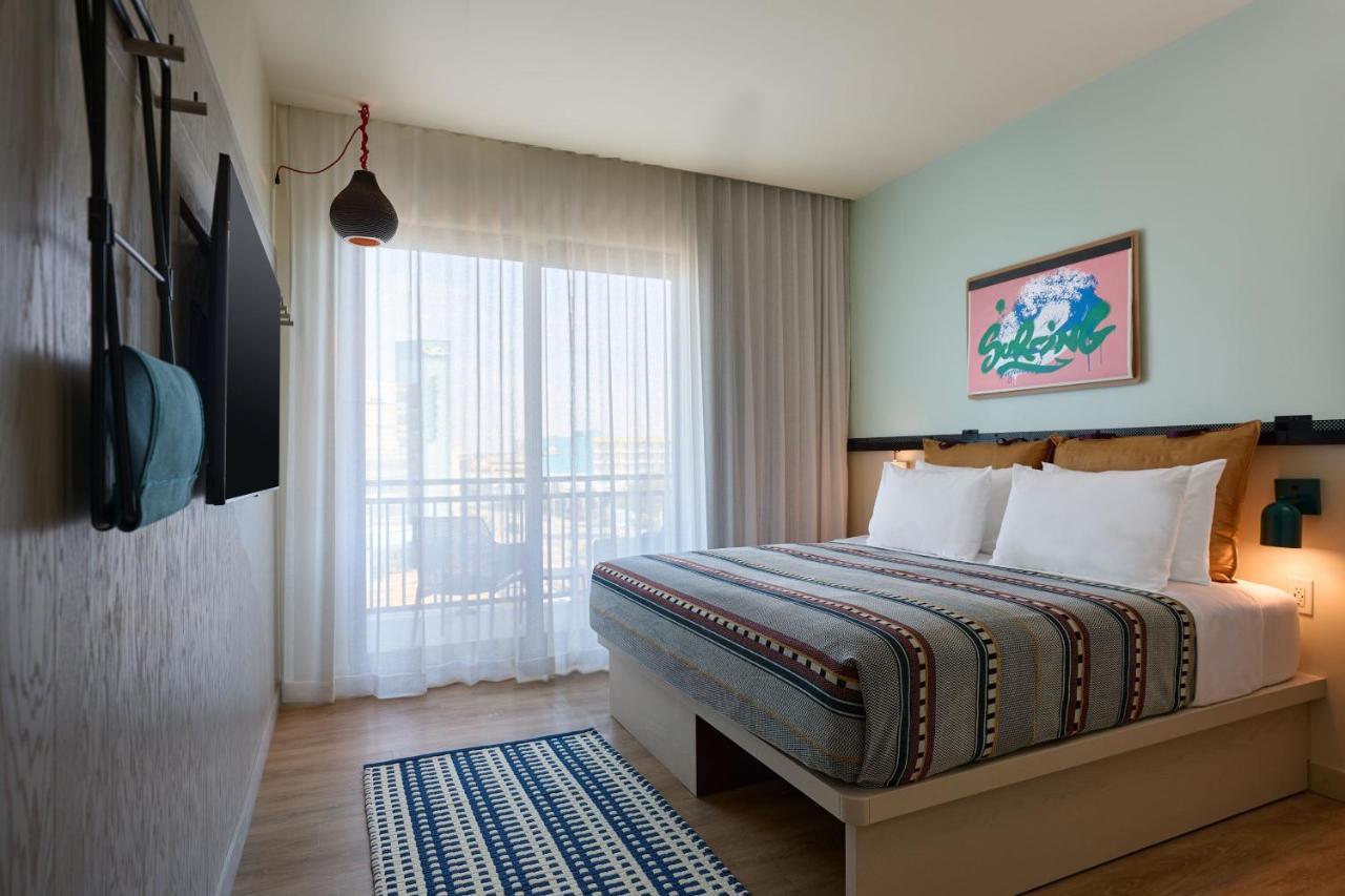 King Room with Partial Oceanfront View