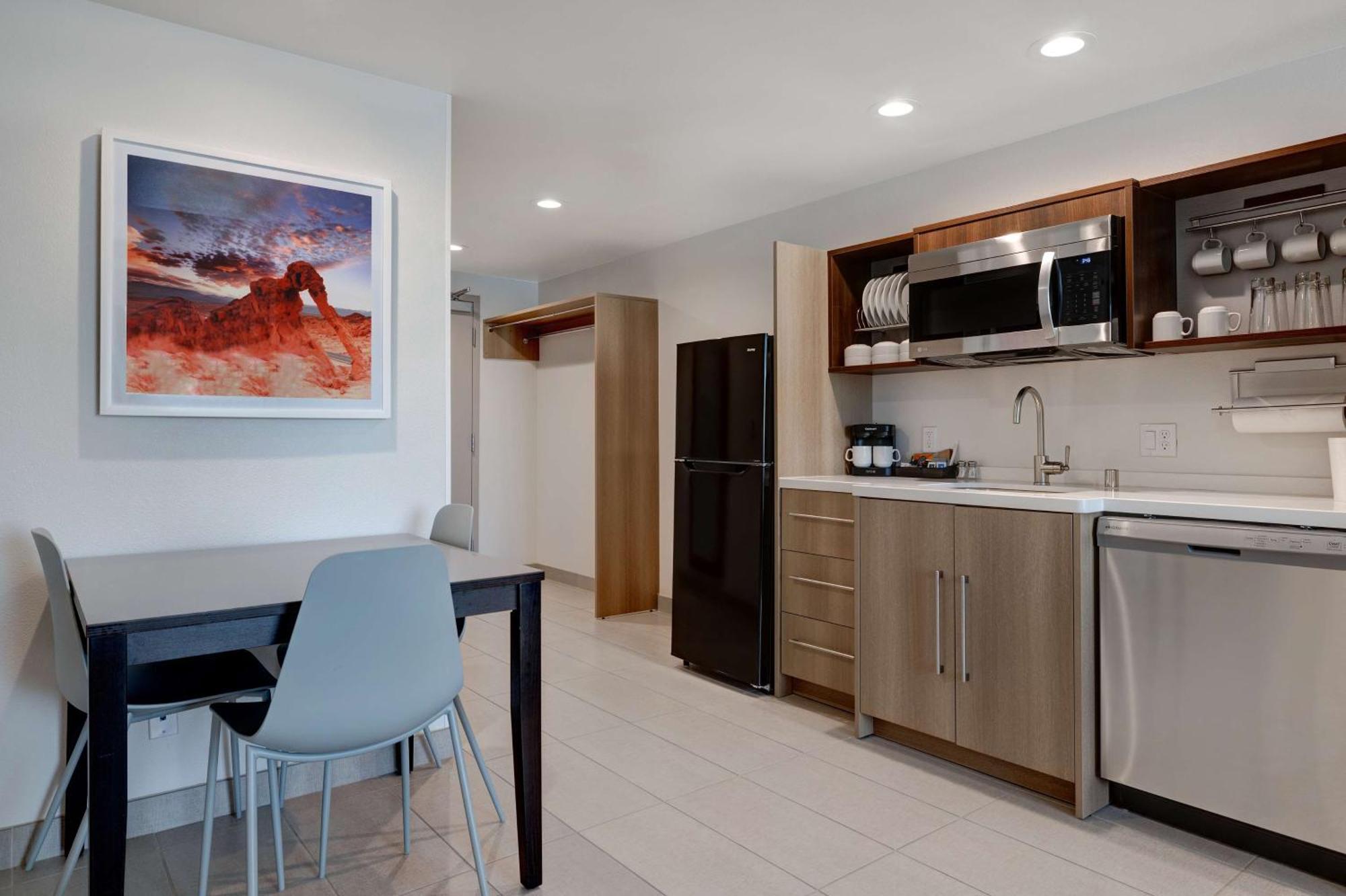 One-Bedroom King Suite