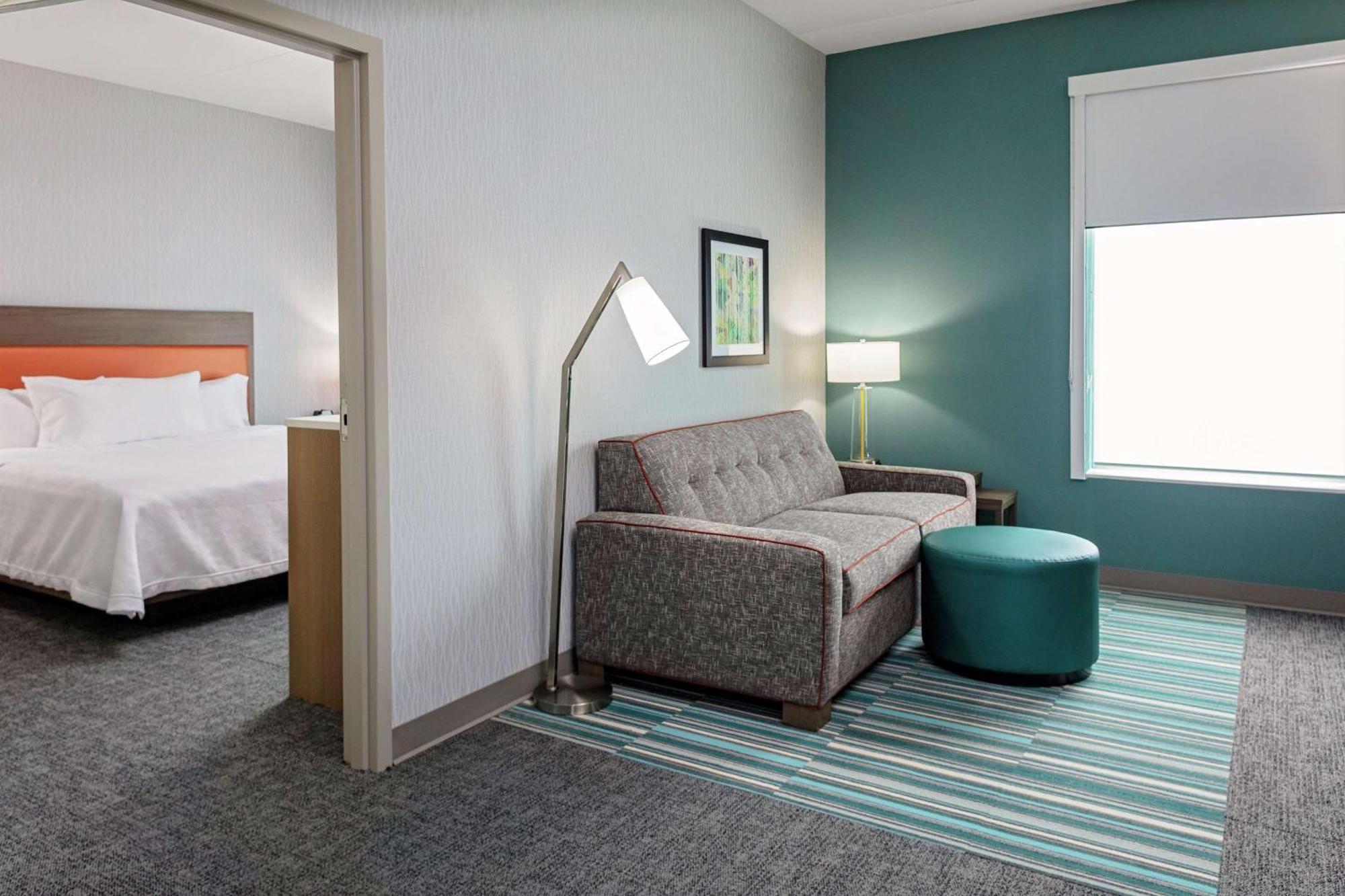 King Suite Hearing Access or Non-Smoking