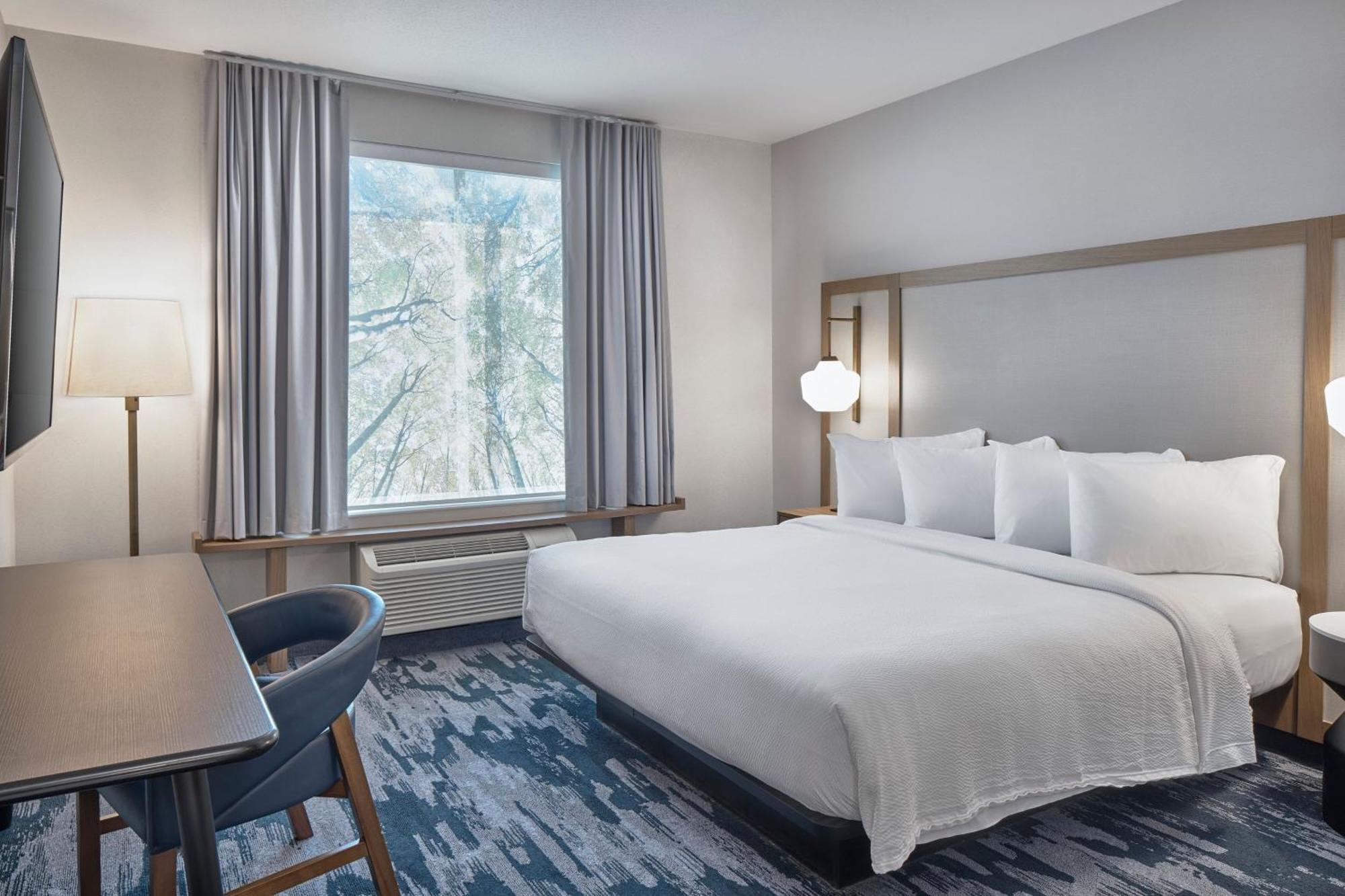 Guest Room, 1 King,1609775145:JPEG