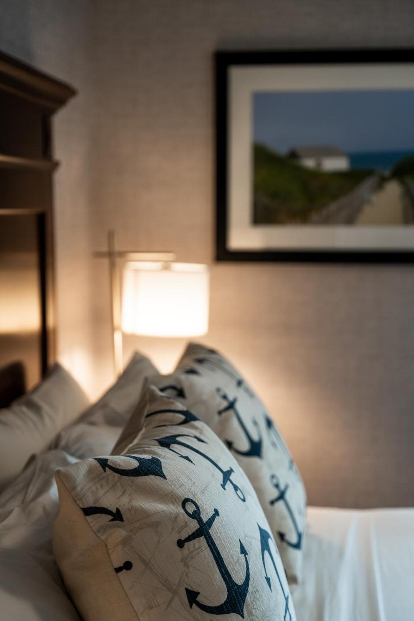 Two-Bedroom Suite,1589561113:JPEG