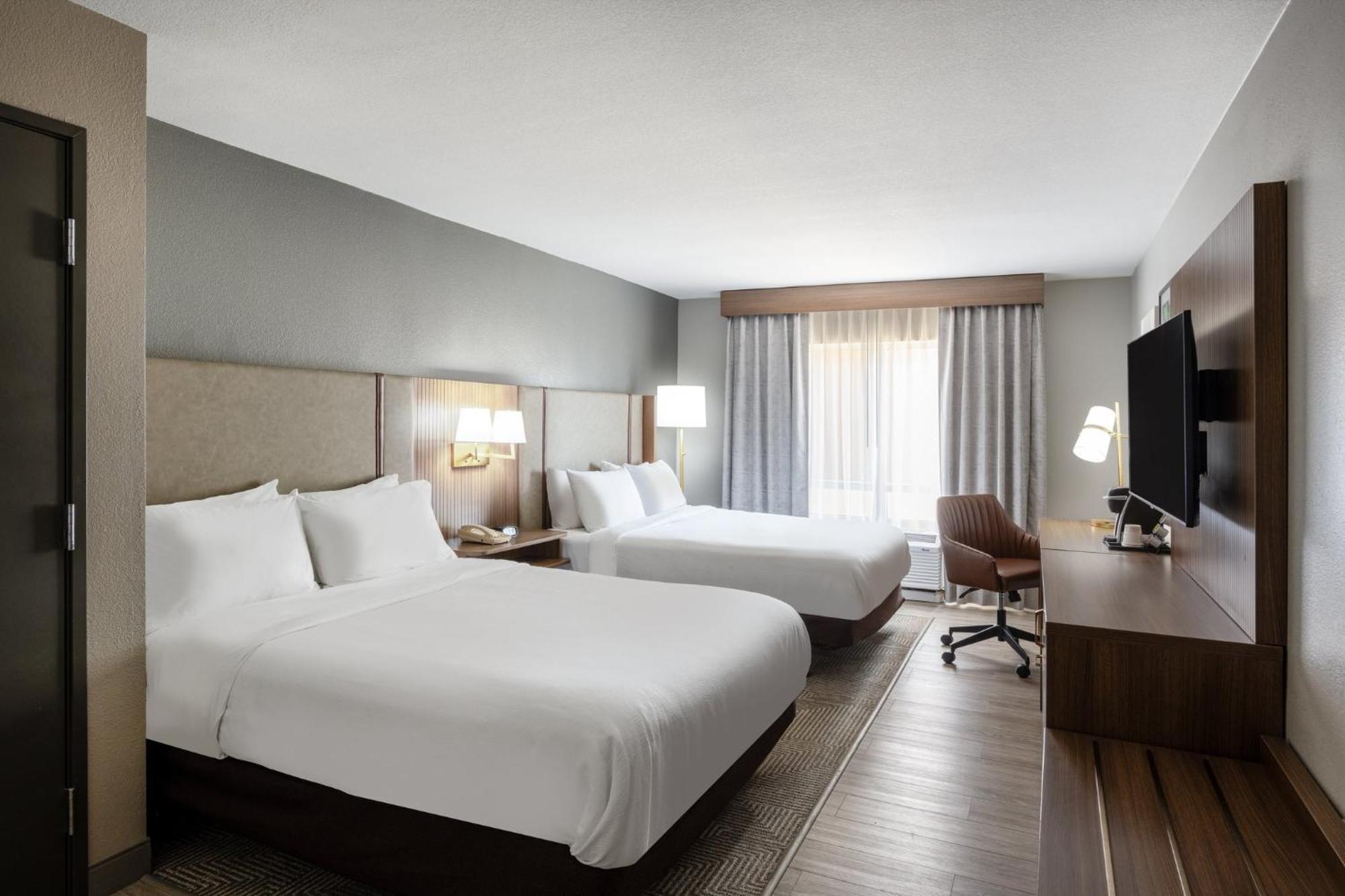 Standard Queen Room with Two Queen Beds - Communications Accessible