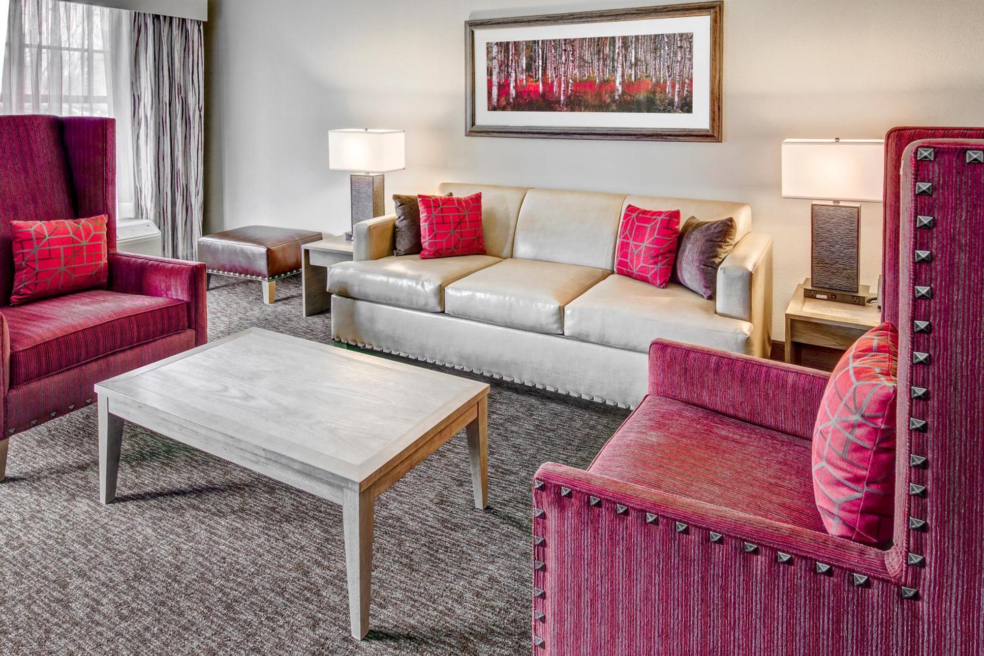 Corner Suite with Two Queen Beds, Balcony and River/Mountain View