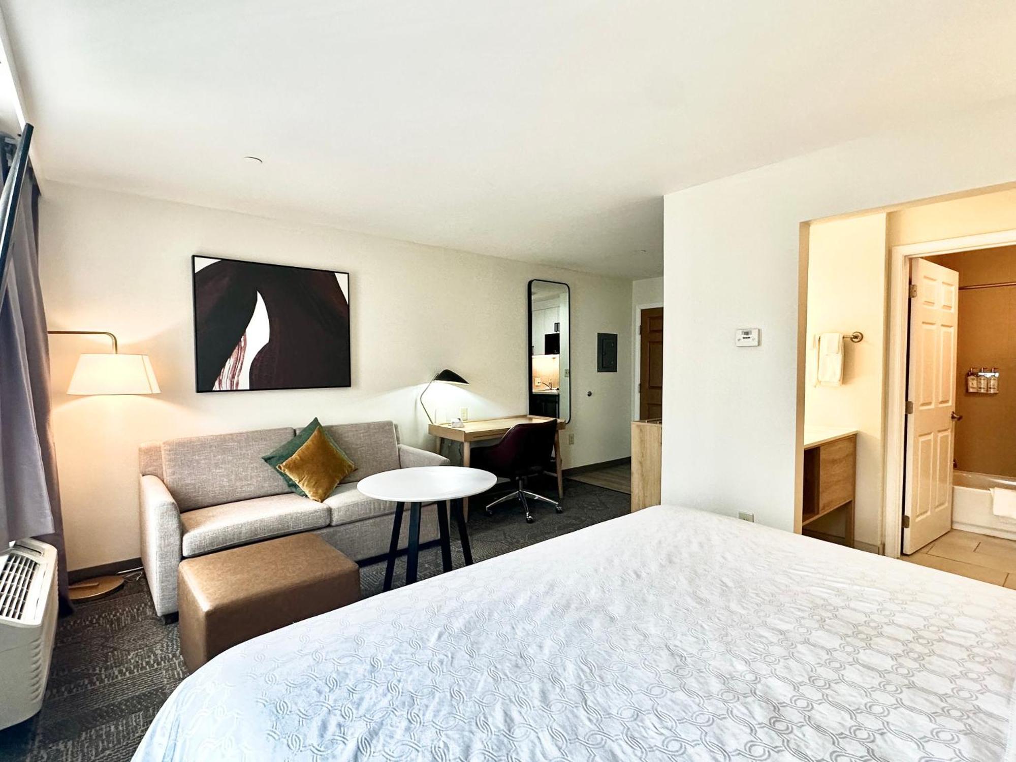 King Studio Suite