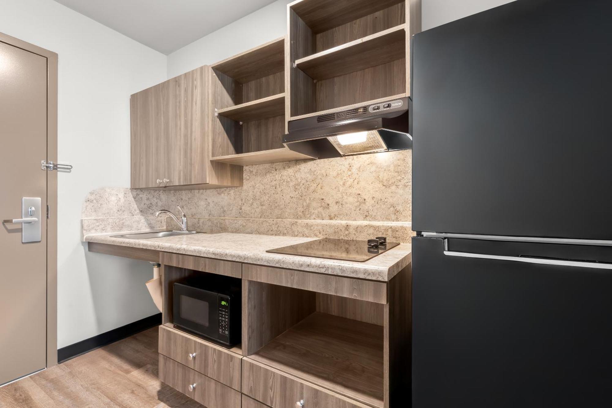 King Suite with Tub - Disability Access/Non Smoking,1756754559:JPEG