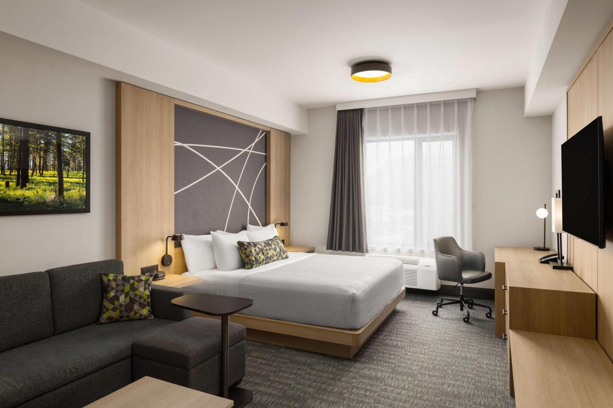 King Room with Sofa Bed - Non-Smoking