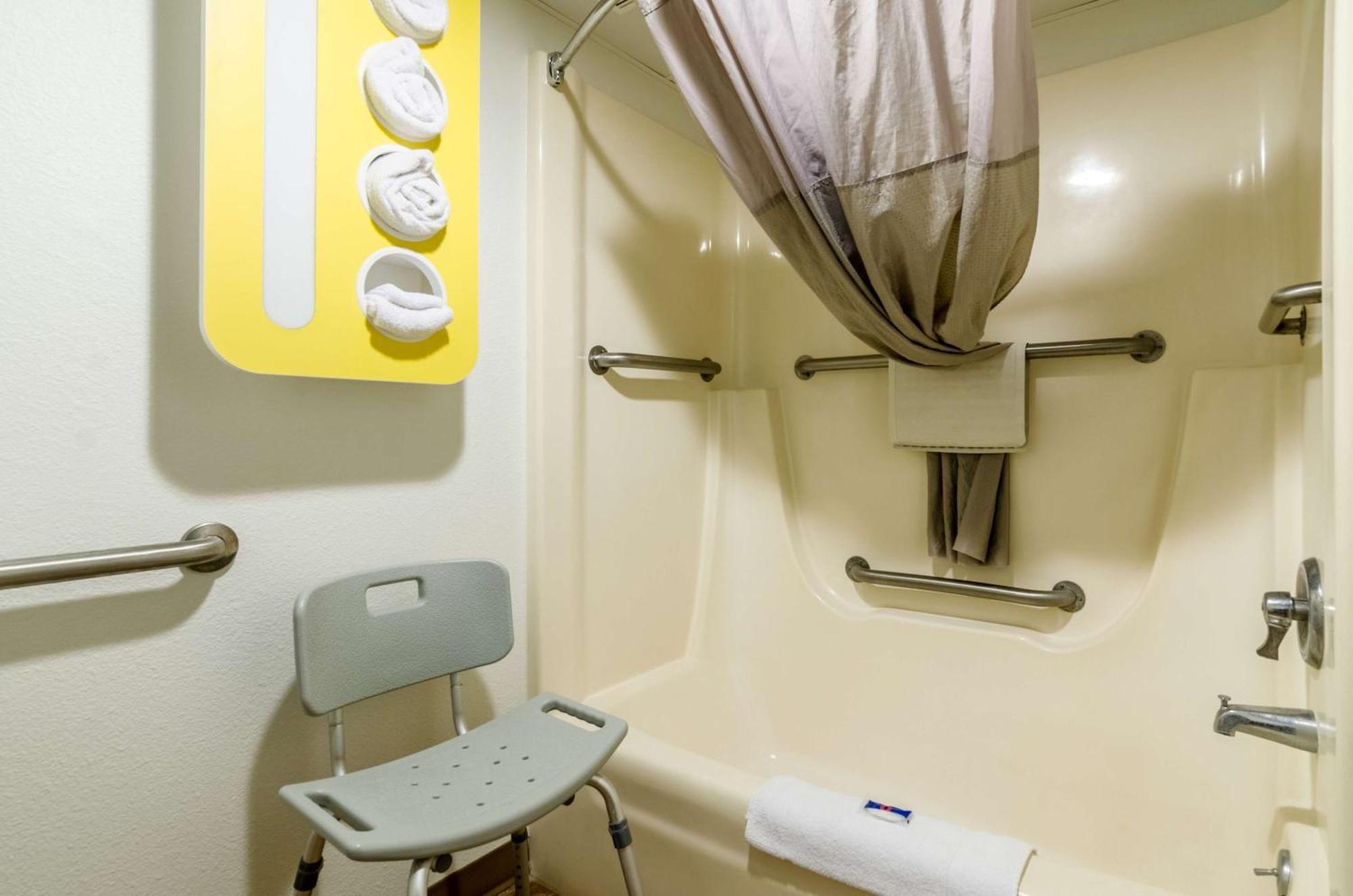 Queen Room with Two Queen Beds - Disability Access - Non-Smoking