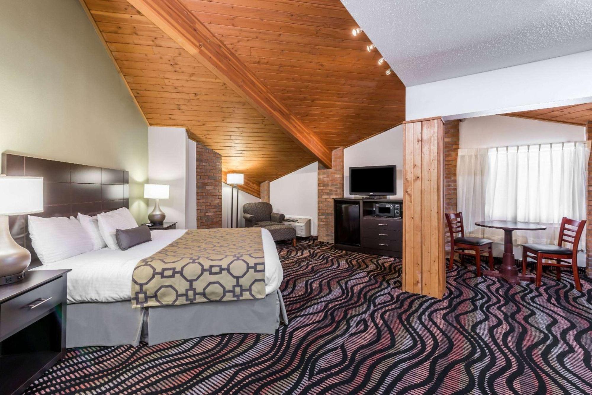 Superior King Suite
