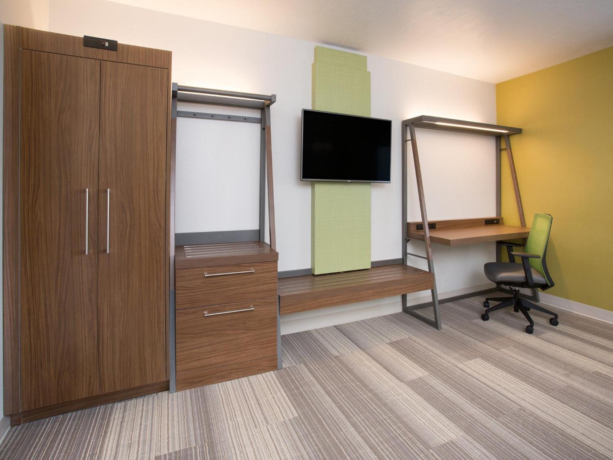 King Room - Mobility Access/Hearing Accessible