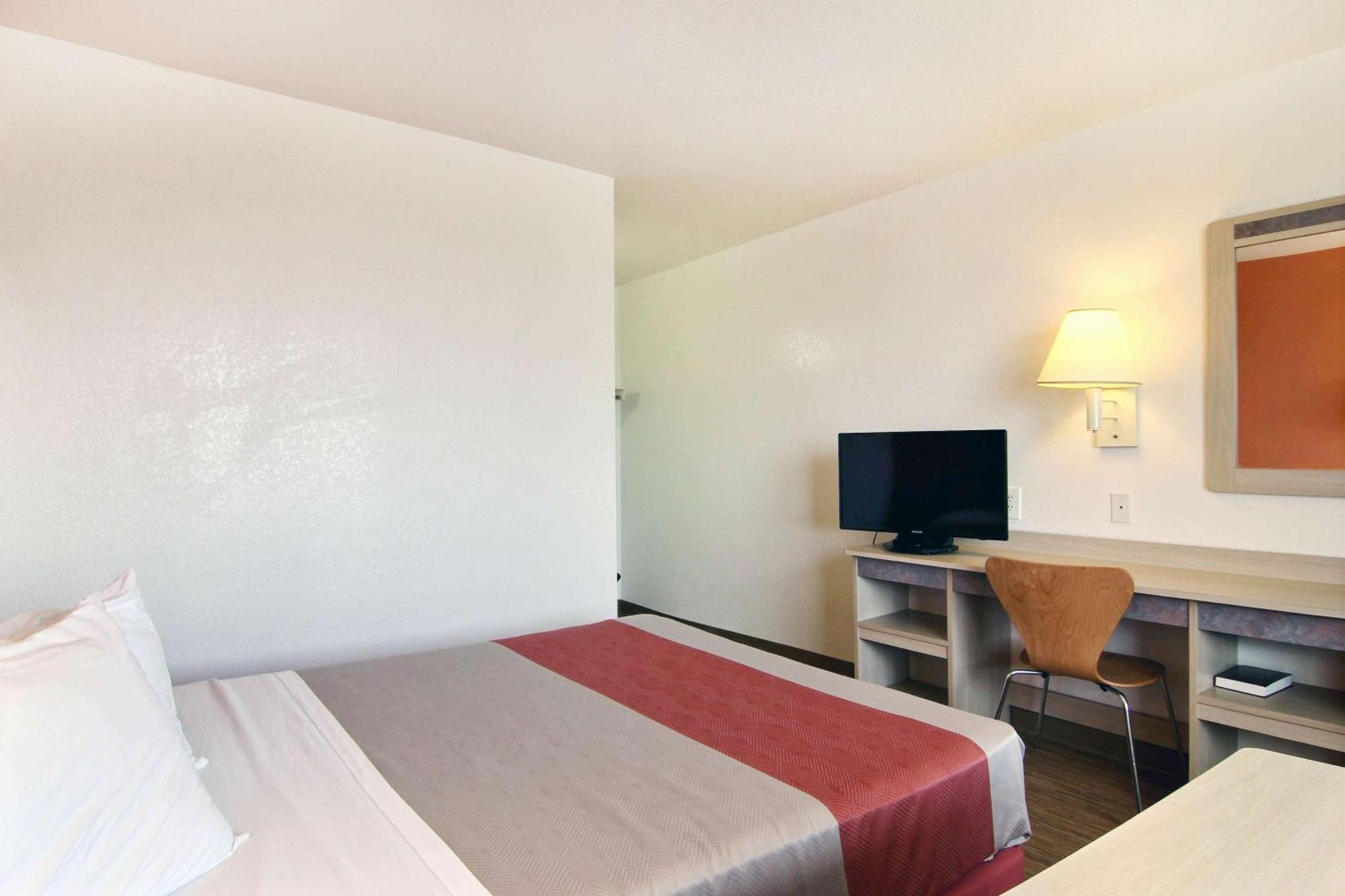 Queen Room,824806193:JPEG