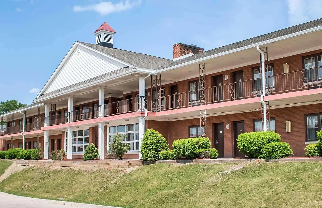 Econo Lodge-1