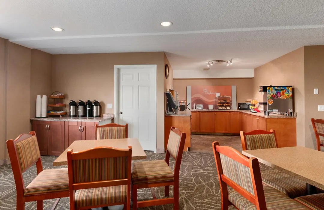 Days Inn & Suites By Wyndham Cochrane-1
