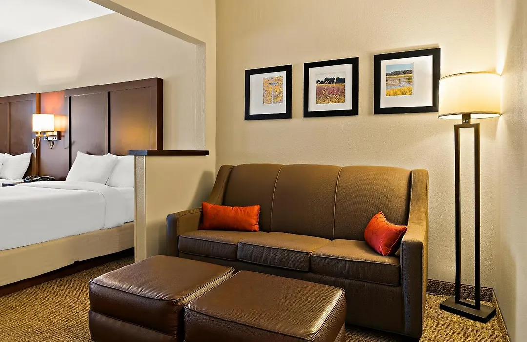 Comfort Suites-1