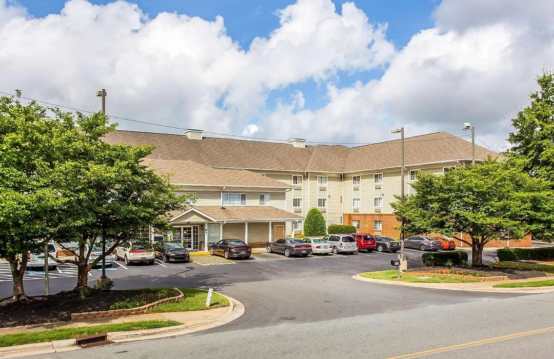 Suburban Studios Near University Of North Carolina-Charlotte-1