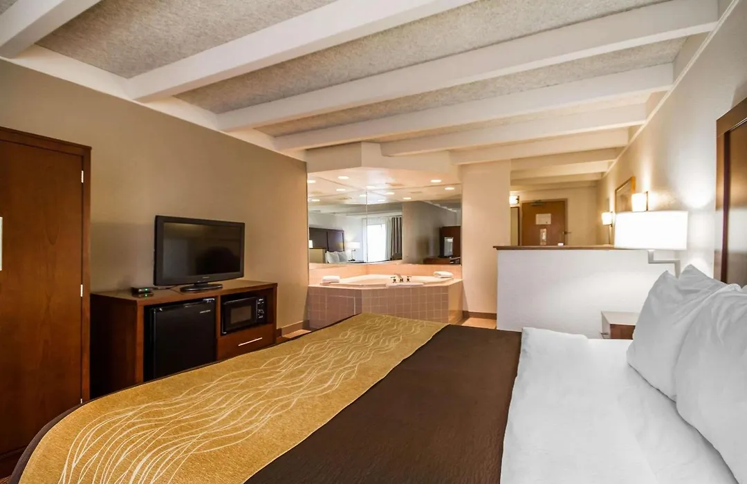 Comfort Inn & Suites Madison - Airport-1