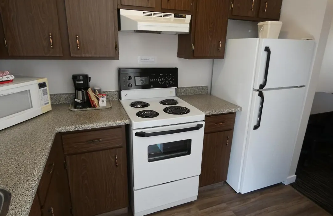 Recreation Inn And Suites Kelowna-1