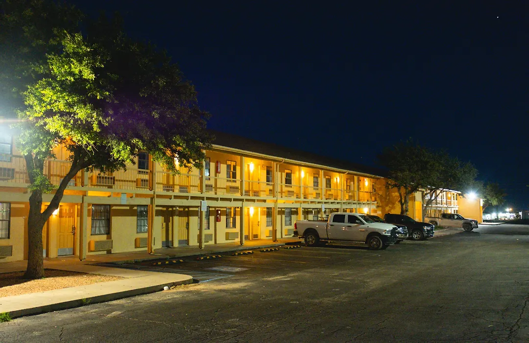 Baymont By Wyndham Fort Stockton-1