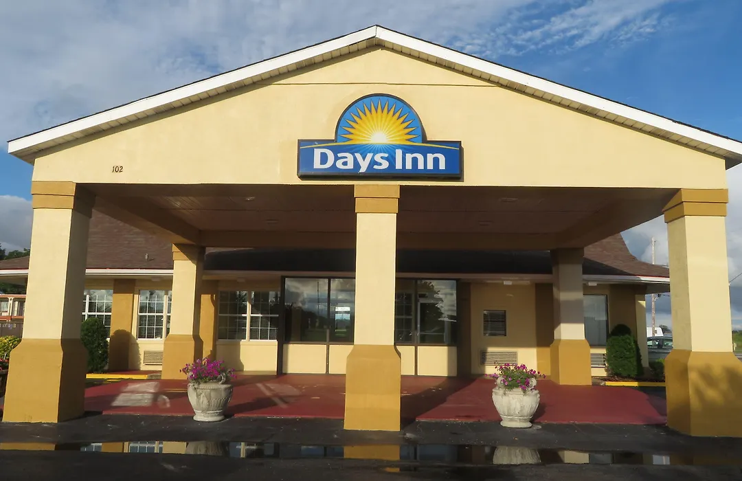 Days Inn By Wyndham Blytheville-1