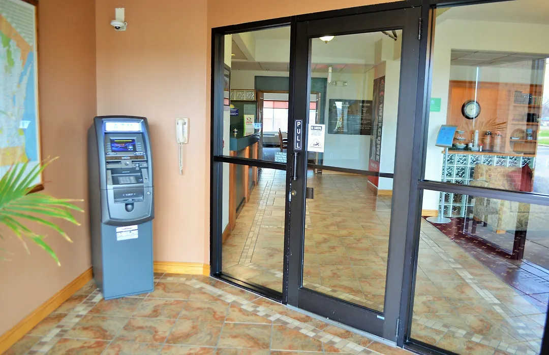 Days Inn & Suites By Wyndham Madison-1