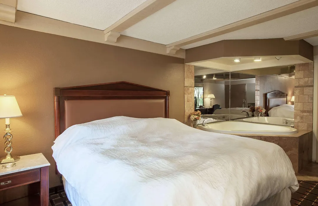 Knights Inn Greensburg-1