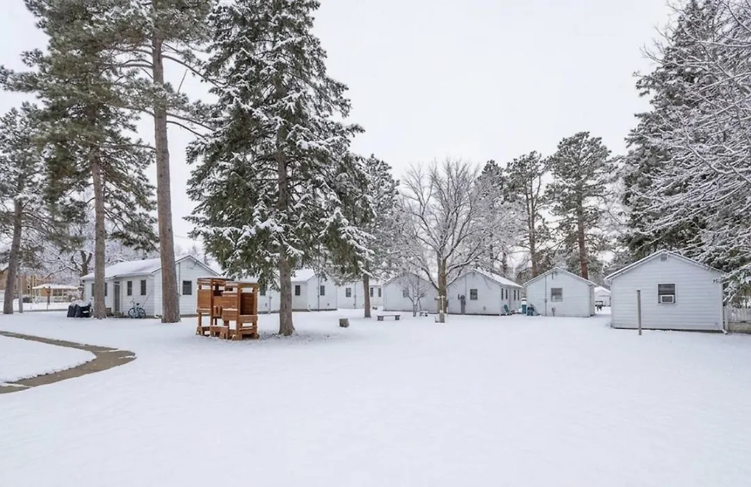 Spearfish Cottages-1