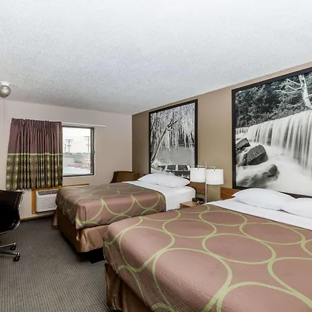 Super 8 By Wyndham Hays Ks-2