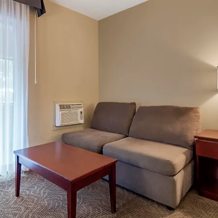 Comfort Inn & Suites-3