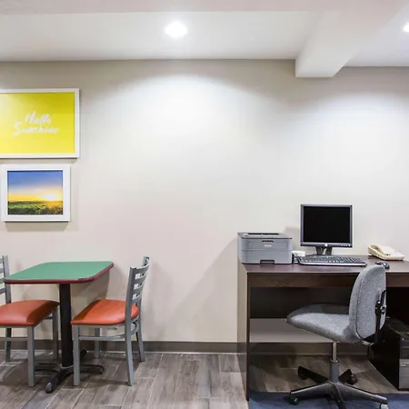 Days Inn By Wyndham Hays-2