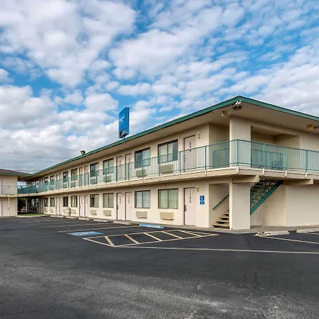Rodeway Inn-3