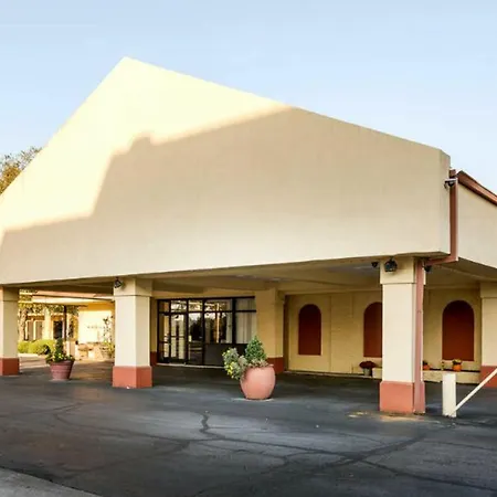 Quality Inn-3
