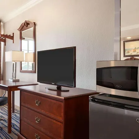 Days Inn By Wyndham Eureka Ca-2