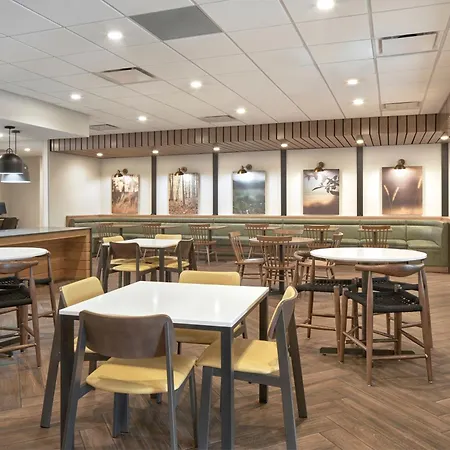 Fairfield Inn & Suites By Marriott Penticton-2
