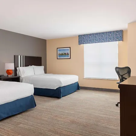 Hampton Inn & Suites Madison Downtown-2