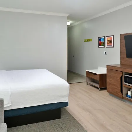 Hampton Inn & Suites Greenville-2