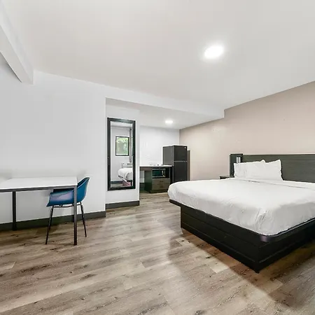 Southern Suites Carrollton-3