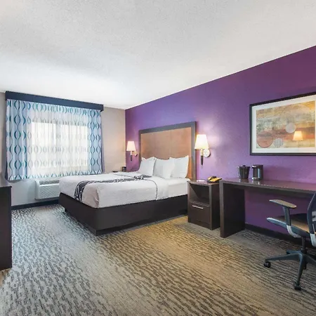 La Quinta By Wyndham Erie-2