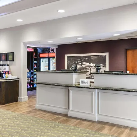 Hampton Inn & Suites Hartford-Manchester-3