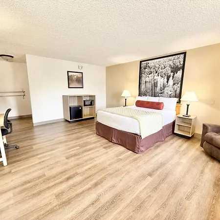 Super 8 By Wyndham Salina/Scenic Hills Area-3