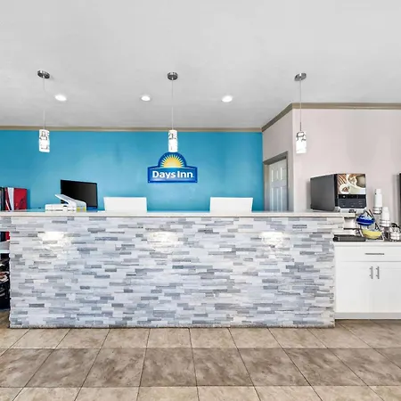 Days Inn By Wyndham Gainesville-3