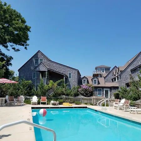 Courtyard Villas On Silver Lake-3