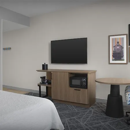 Hampton Inn & Suites Laurel-3