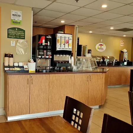 Super 8 By Wyndham Midland-2