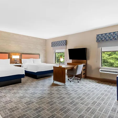 Hampton Inn & Suites Grove City-3