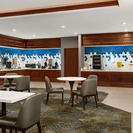 La Quinta By Wyndham Madison American Center-2