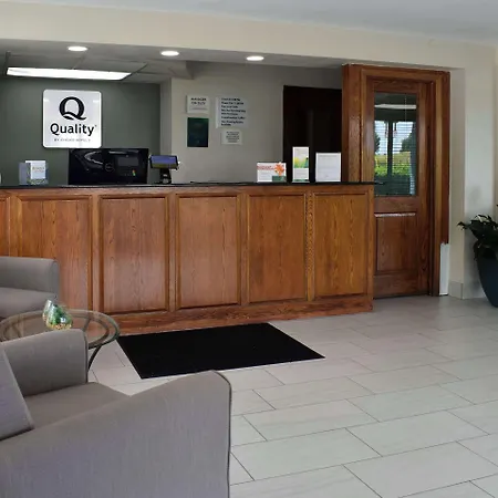 Quality Inn Manning I-95-2